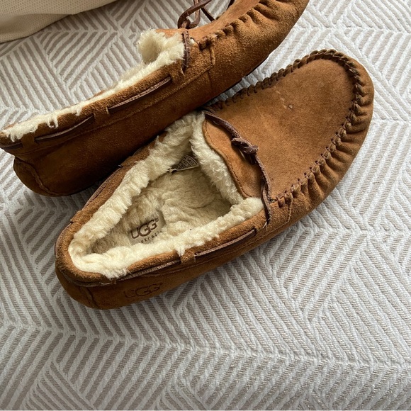 {Ugg} moccasin slippers - Picture 6 of 6